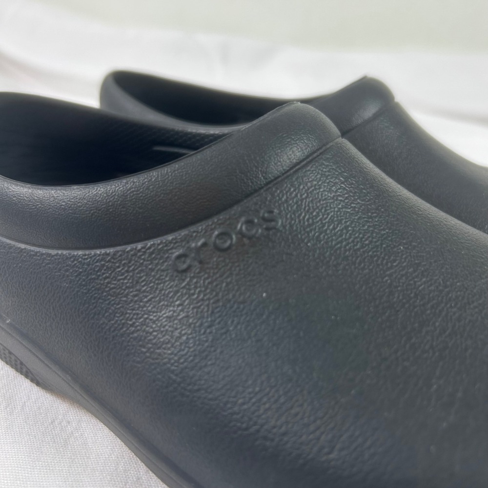 Crocs Black‎ Slip On Work Shoes Clogs Comfort Non Slip Unisex W 7 M 9 - Picture 8 of 9